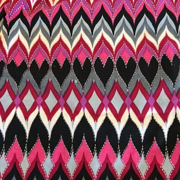 IZ Byer sleeveless pink black patterned blouse Size L - Picture 9 of 9
